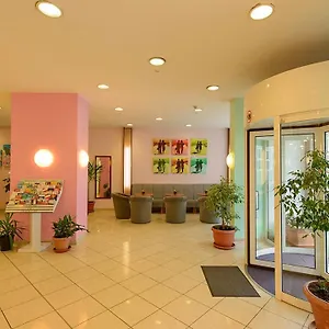 Trip Minerva Frankfurt Отель